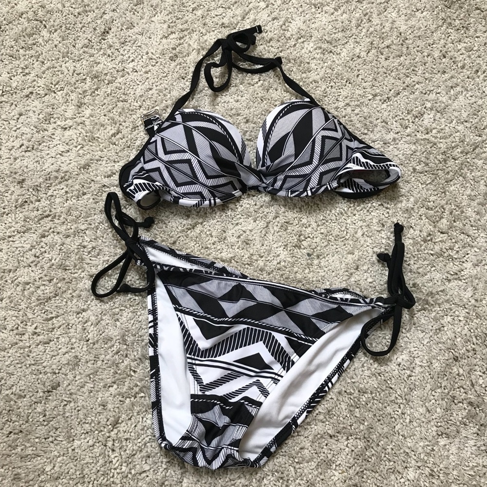 Women’s bikini bathing suit